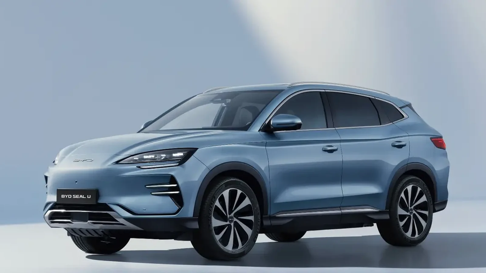 Mavi BYD Seal U EV dengeli dış görünümü