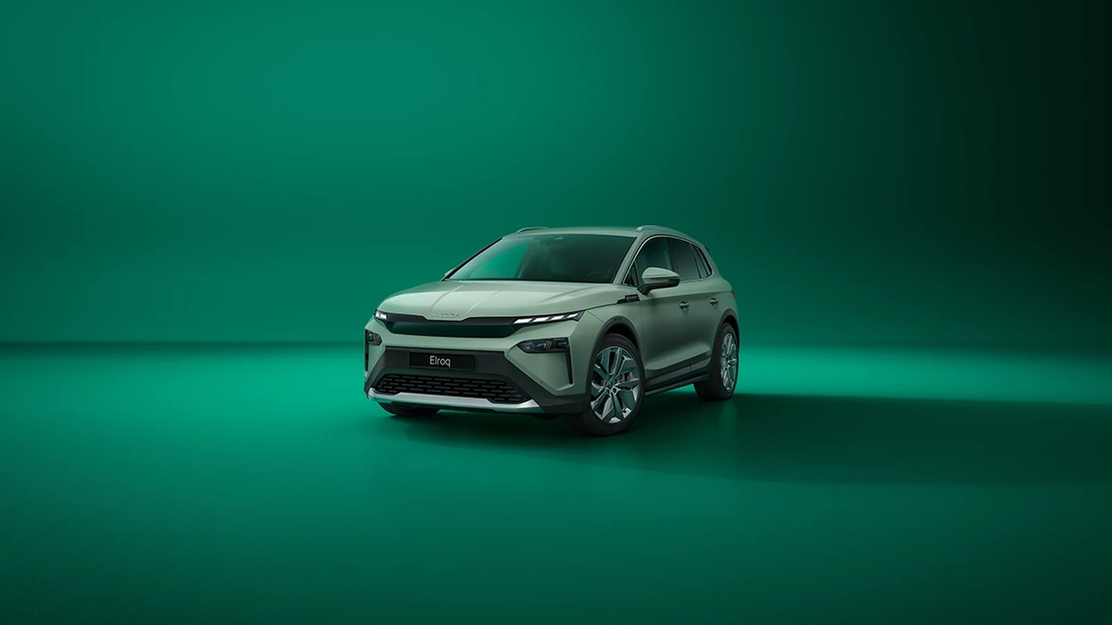 Timiano Yeşili Škoda Elroq ön üç çeyrek görünümü