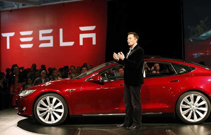 Tesla Patronu Elon Musk Geri Adım Attı