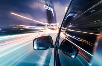 Elektrikli Arabalar İçin Teknolojiye Uygun Yolları da Planlamak Gerekir Elektrikli Arabalar İçin Teknolojiye Uygun Yolları da Planlamak Gerekir