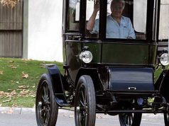 100 Yaşındaki Elektrikli Araba 100 Yaşındaki Elektrikli Araba